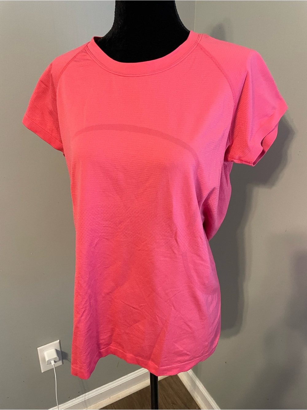 lululemon Swiftly 2.0 tech pink Short Sleeve Performance Tee